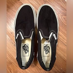 Vans women’s black canvas platform slip on shoes